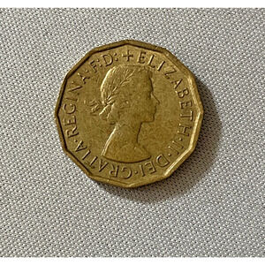 1967 UK Great Britain 3 Pence Thruppence Thrupenny Queen Elizabeth II Coin (67r)